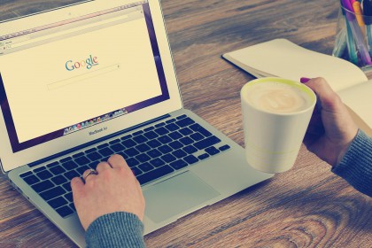 Nhân viên tuyển sinh