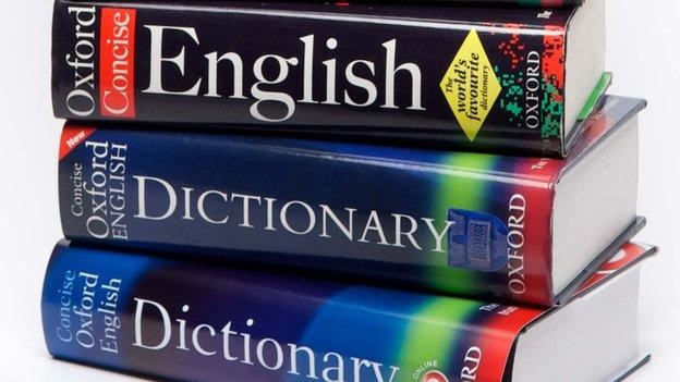 Từ điển là vật dụng mà khi luyện tiếng Anh chúng ta không thể bỏ qua